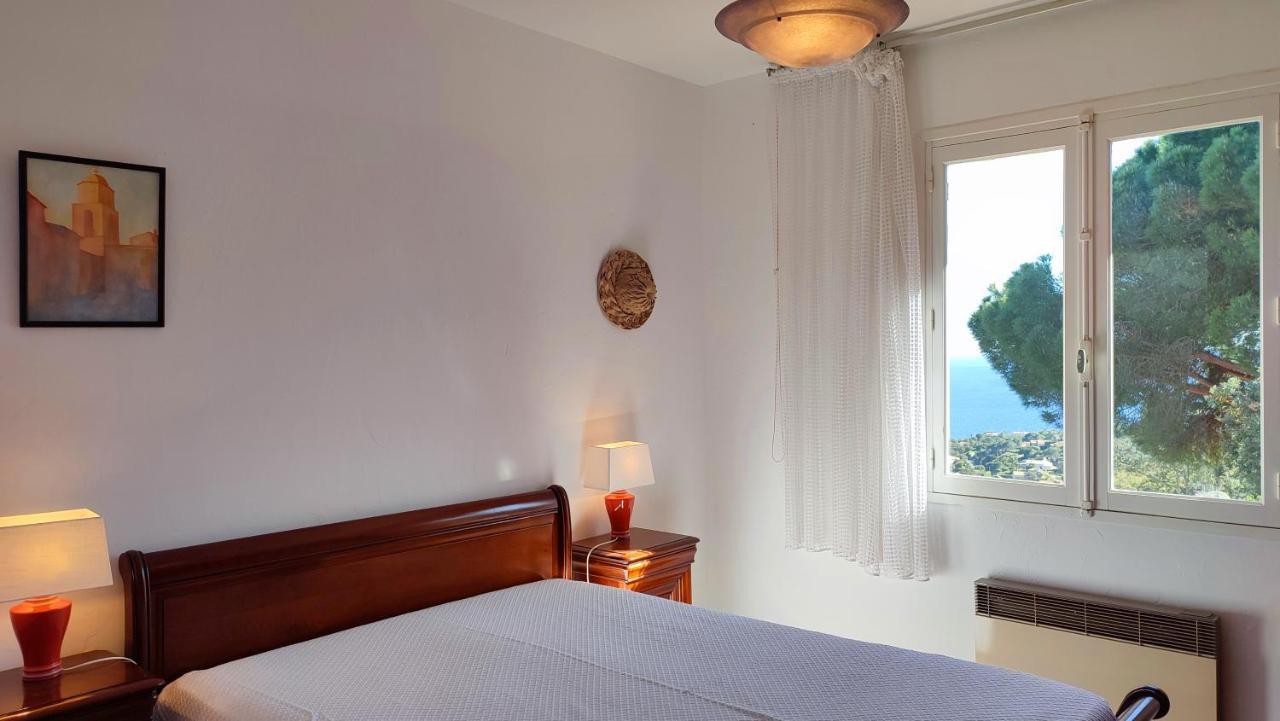 לס איסאמברה Villa Les Trois Chenes, Piscine Privee & Vue Mer Sur Golfe De Saint Tropez מראה חיצוני תמונה